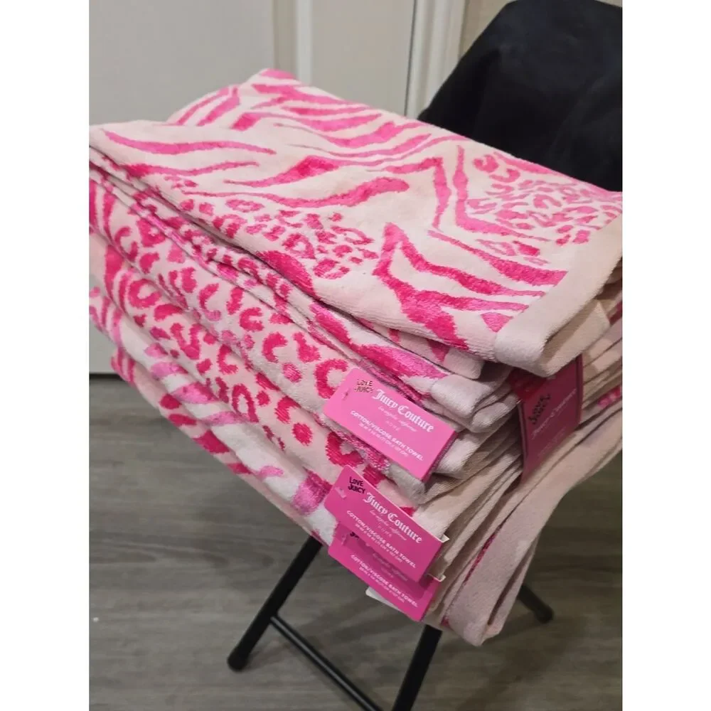 Juicy Couture Home Pink Leopord Zebra Animal Print Plush Bath & Hand Towel Set